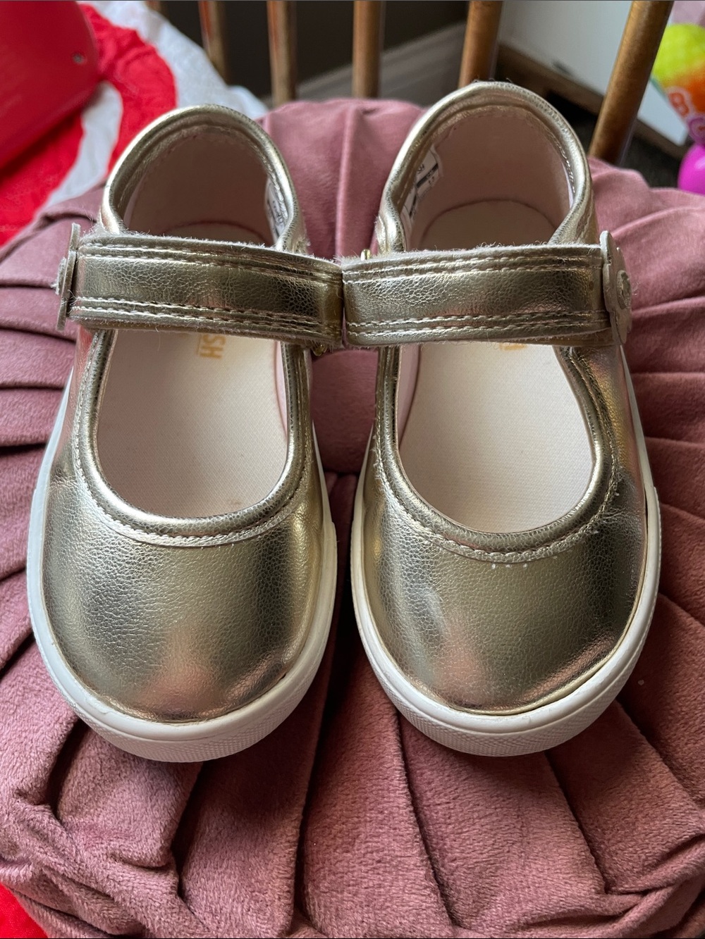 Oshkosh B’GoshGirls Metallic Gold Mary Jane Dress Shoes with Hook-and-Loop Strap